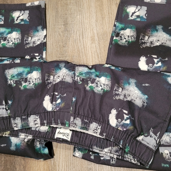 Disney Men's Black Graphic Pants - Picture 12 of 16